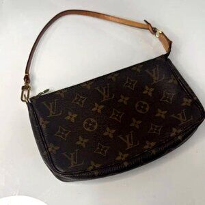 Louis Vuitton Monogram Pouchette